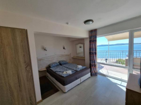 Bright Apartment with Big Terrace and Sea View